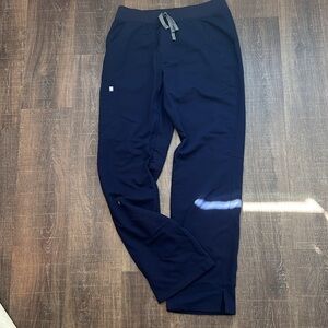 FIGS women’s kade cargo pants navy